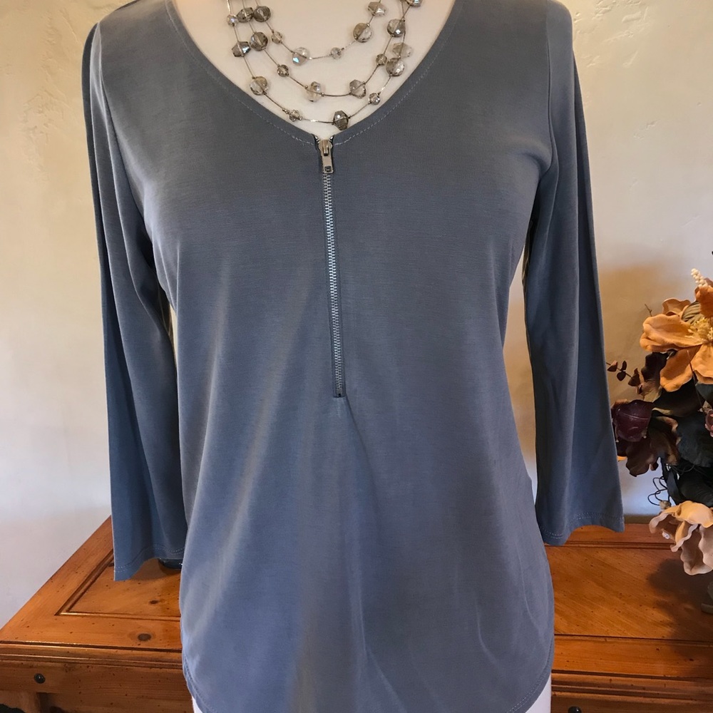 Like new Green Envelope top/silver hardware